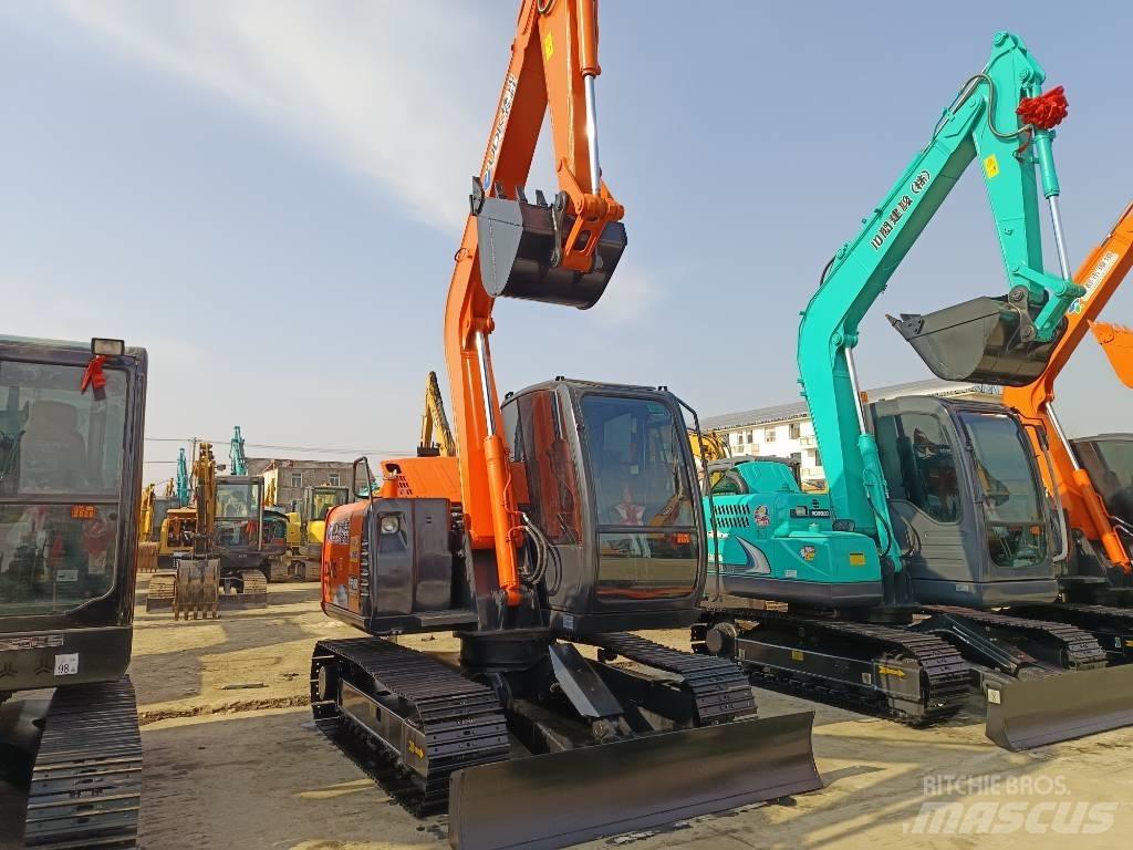 Hitachi ZX 70 중형굴삭기 7톤-28톤