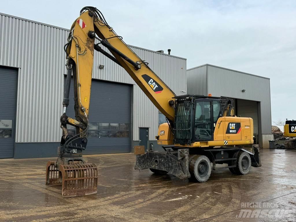 CAT MH3022 특수 굴삭기