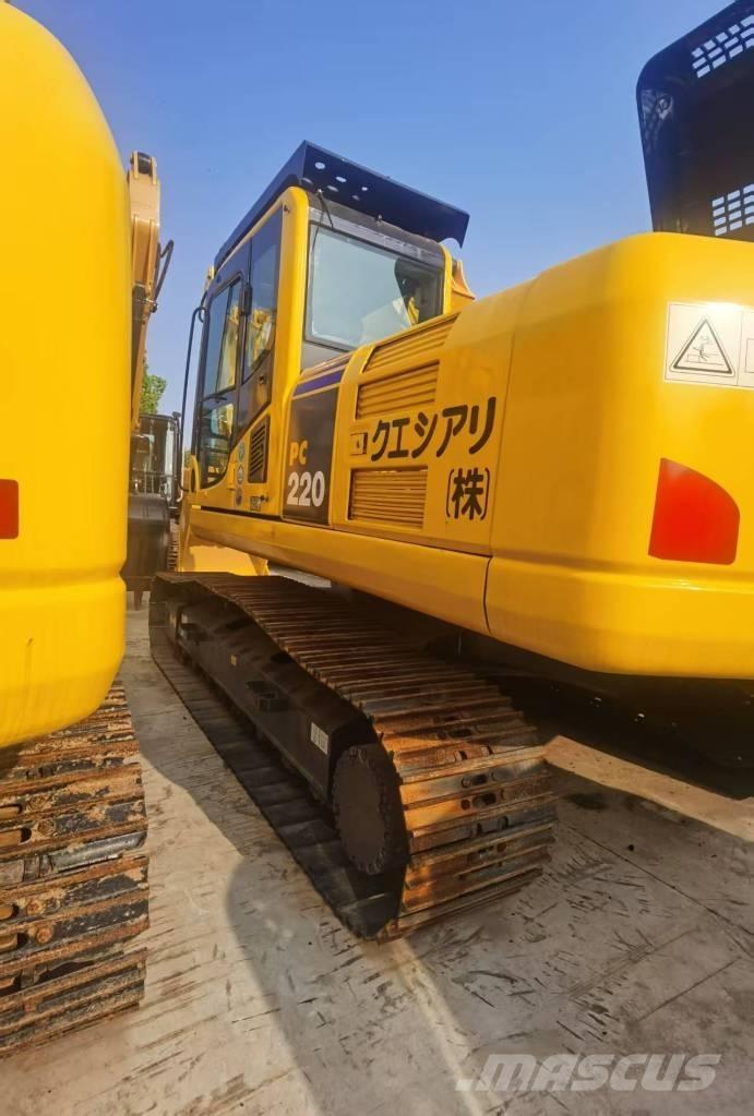 Komatsu PC 220-8 대형 굴삭기 29톤 이상