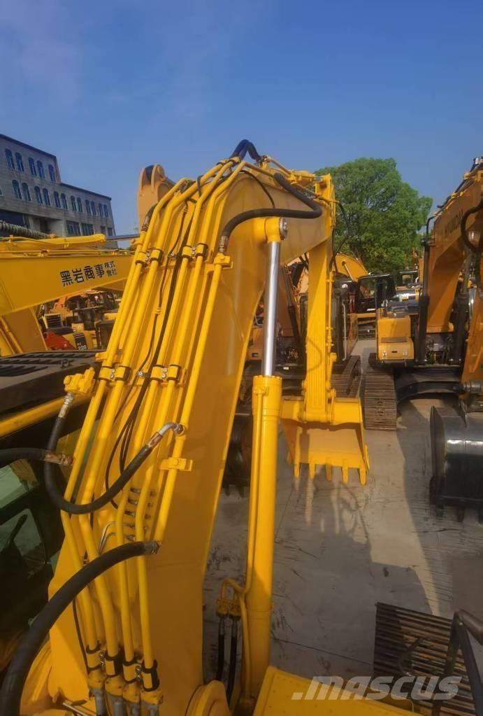 Komatsu PC 220-8 대형 굴삭기 29톤 이상