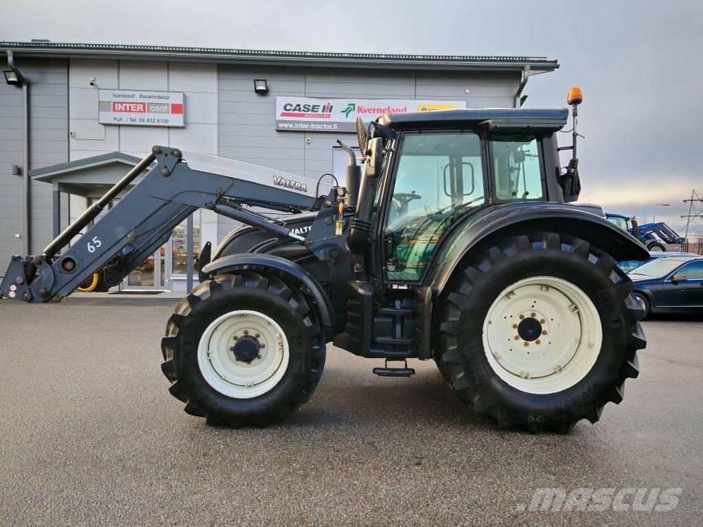 Valtra N 142 Versu 트랙터