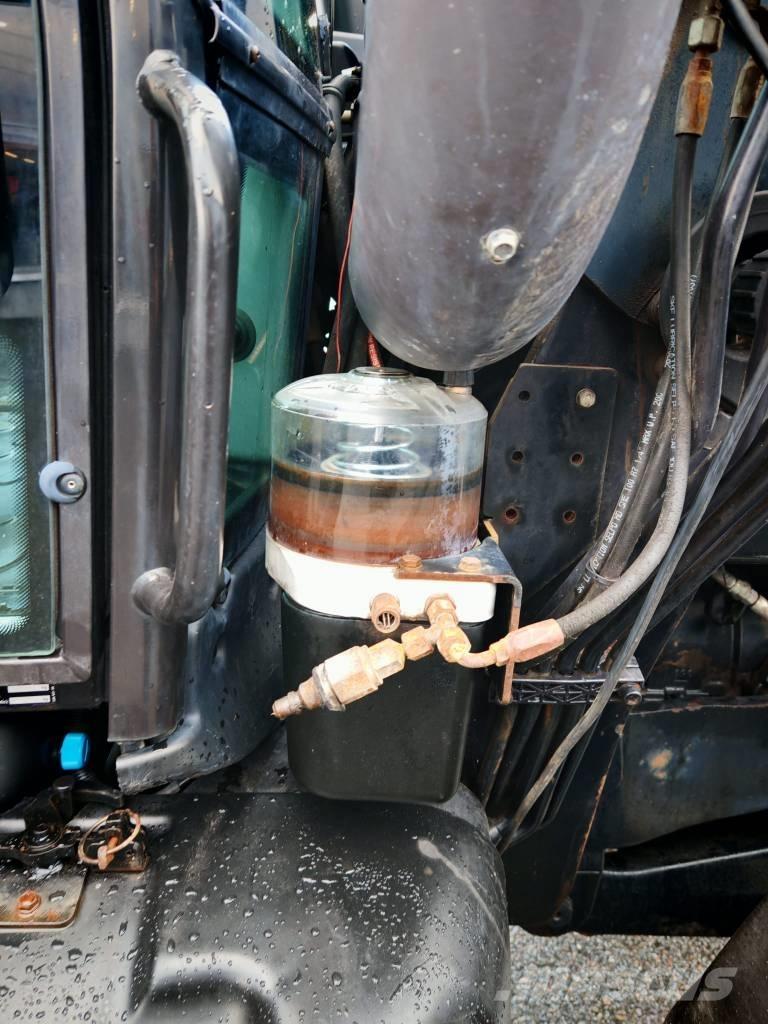 Valtra N 142 Versu 트랙터