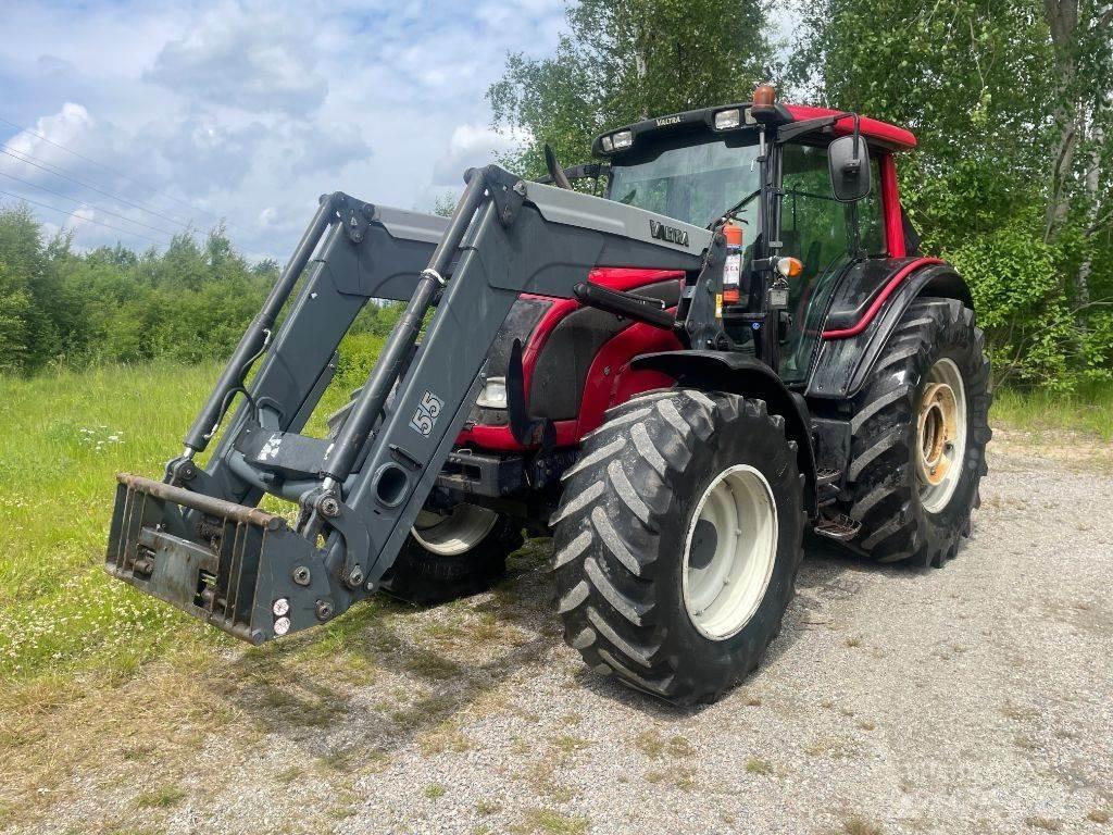 Valtra N 121 트랙터