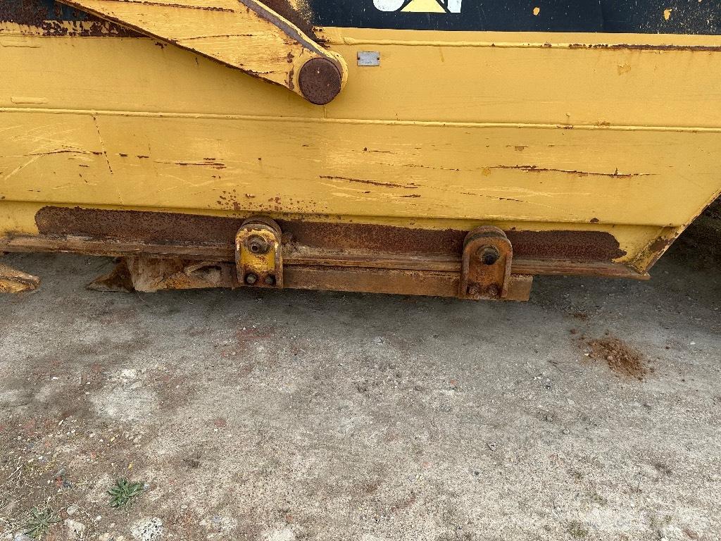 CAT 615 스크레이퍼