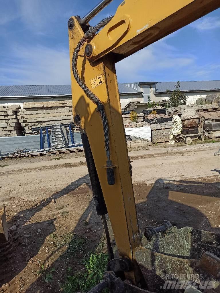 CAT 302.5 C 소형 굴삭기 7톤 미만