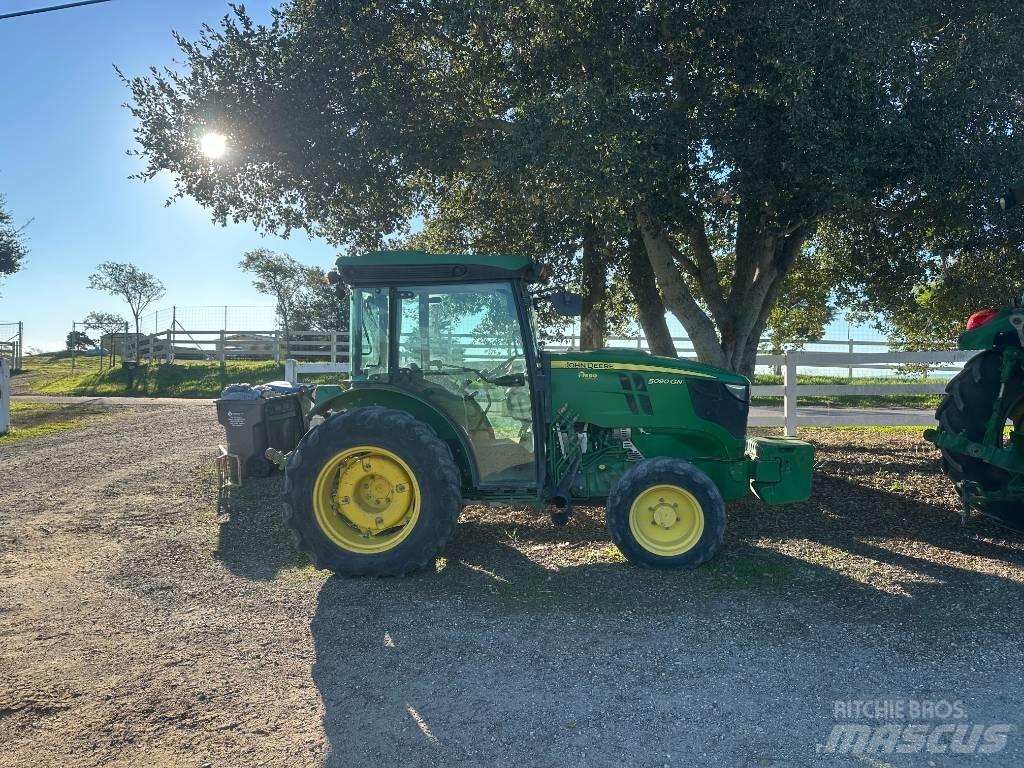 John Deere 5090 GN 트랙터
