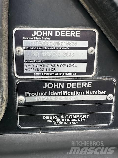 John Deere 5090 GN 트랙터