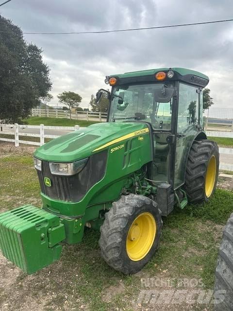 John Deere 5090 GN 트랙터