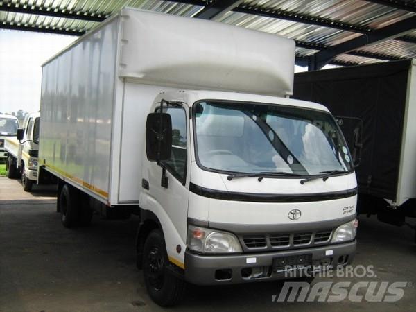 Toyota Dyna 8145 탑차 트럭