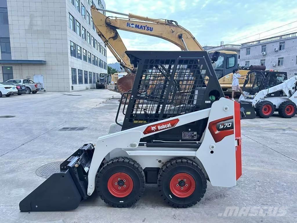 Bobcat S70  스키드로더