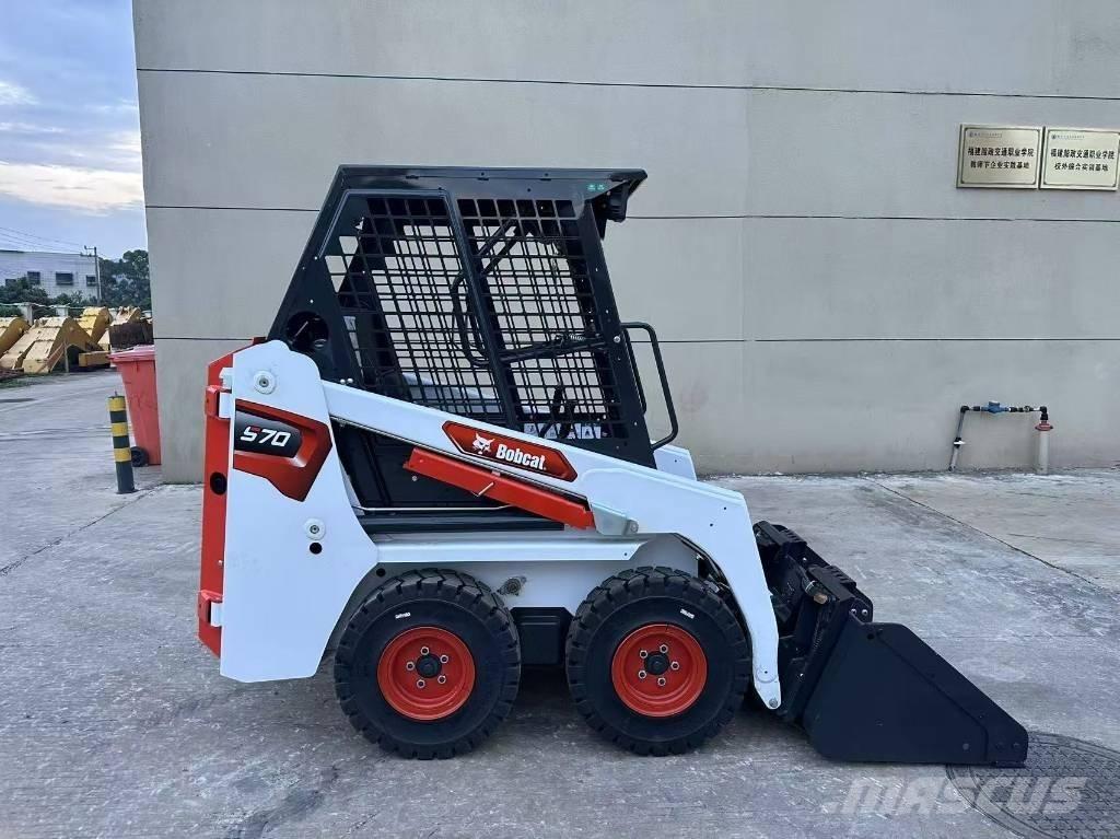 Bobcat S70  스키드로더