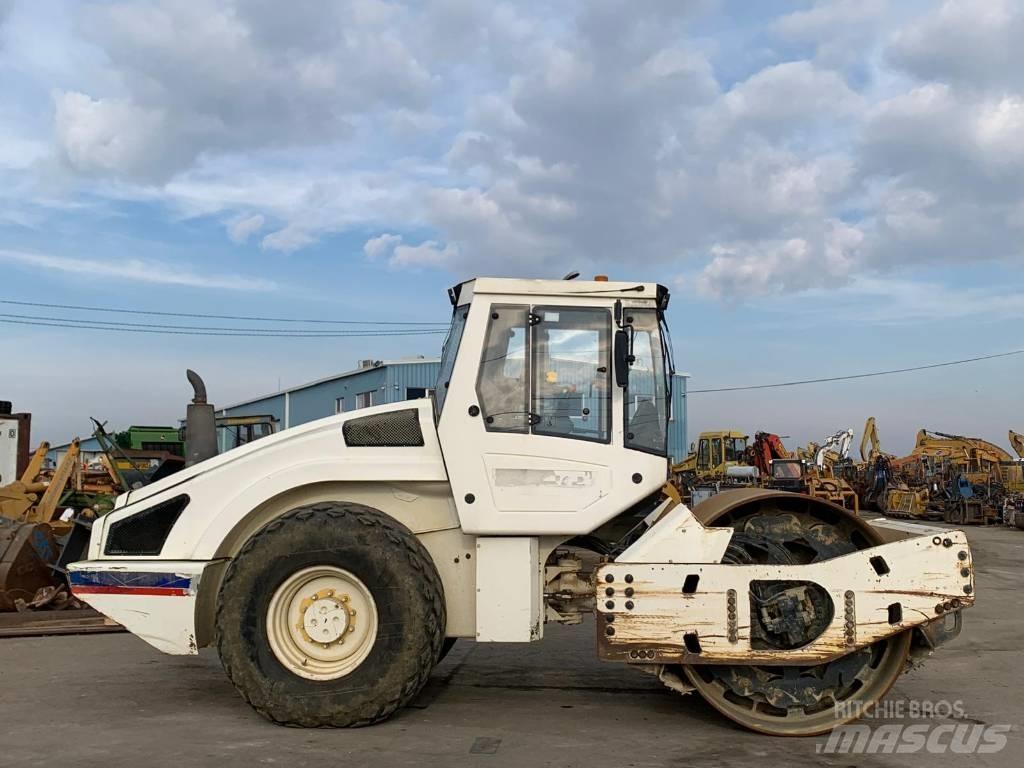 Bomag BW 213 D H-4 싱글 드럼 롤러
