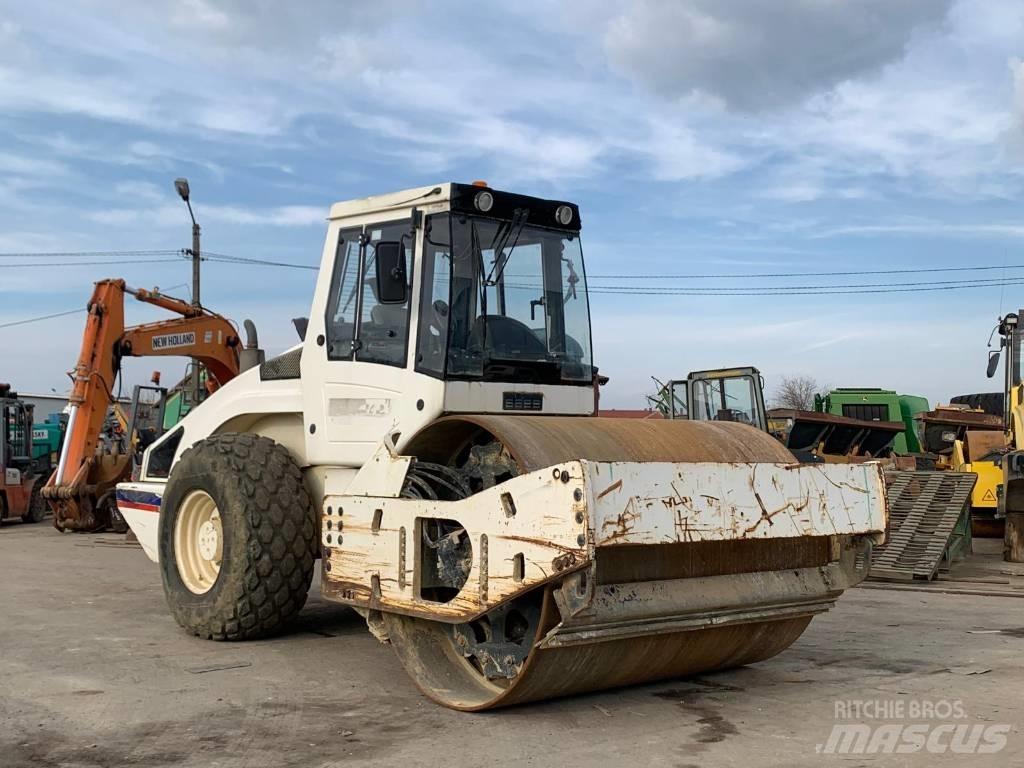Bomag BW 213 D H-4 싱글 드럼 롤러