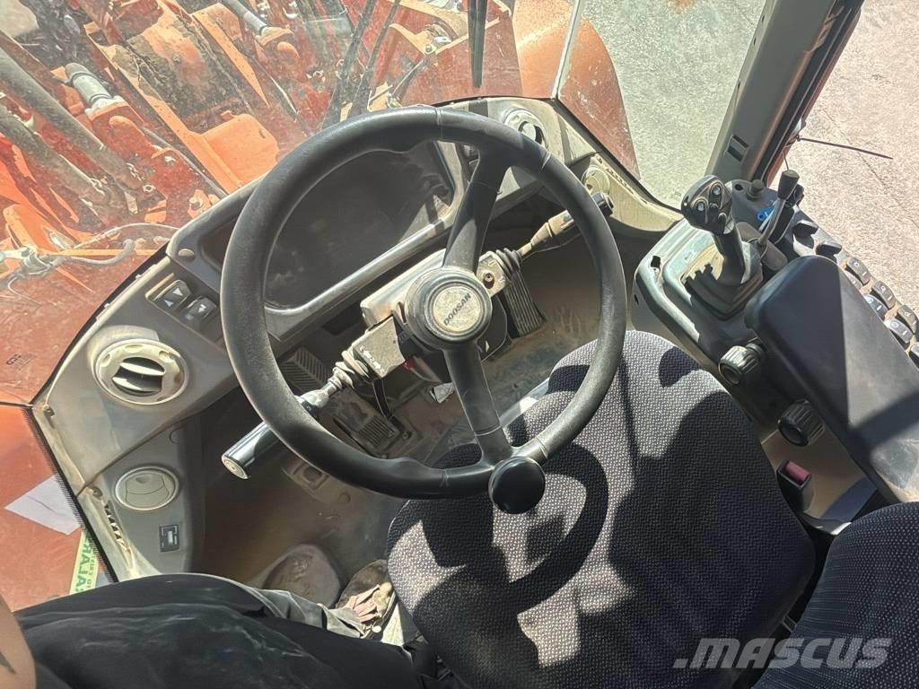 Doosan DL 250-3  휠로우더