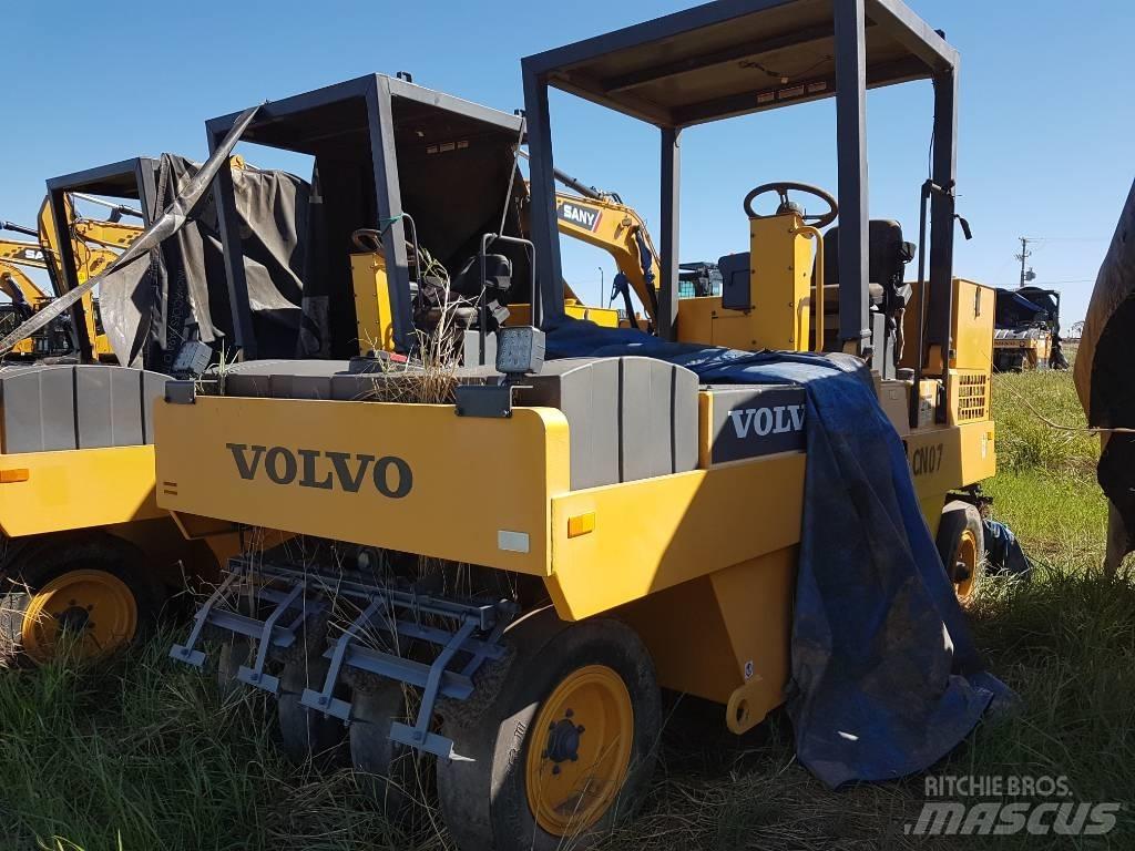 Volvo PT 125 공기 타이어 롤러