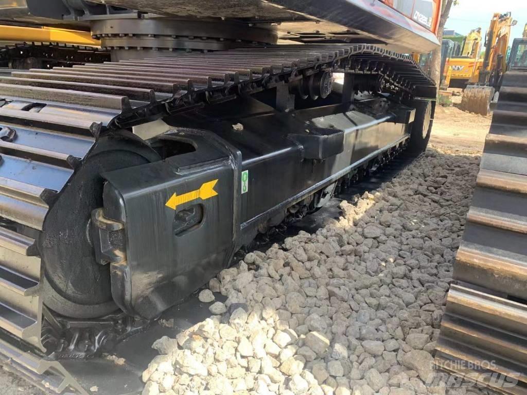 Doosan DX 225 대형 굴삭기 29톤 이상