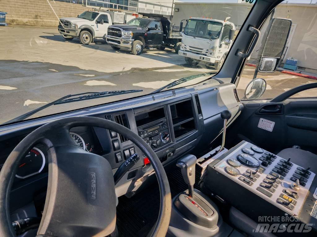 Isuzu NQR 습식 청소차