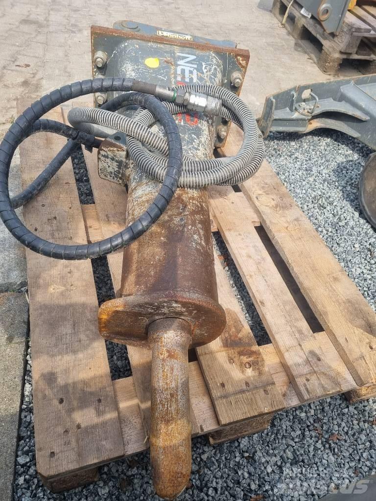 Wacker Neuson NE22 파쇄 버킷