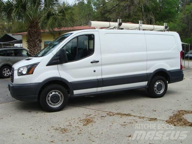 Ford T250 탑차 트럭