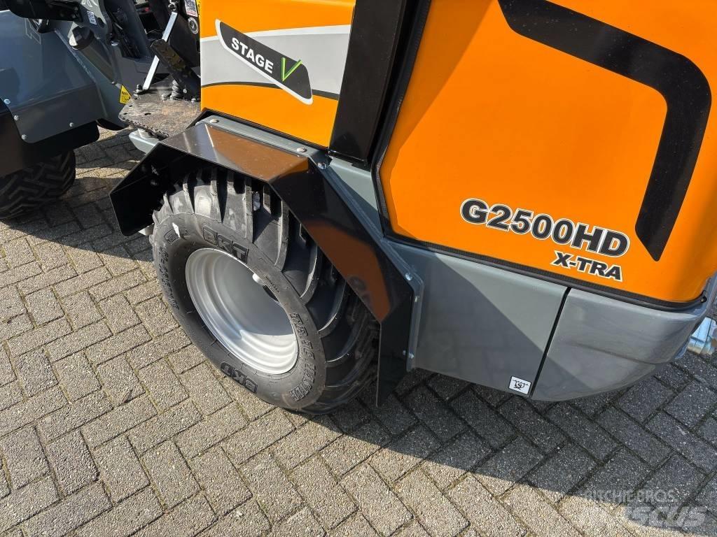 Giant G2500HD Xtra 미니 로더