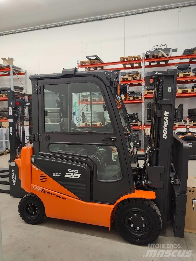 Doosan B25NS TARJOUS! 전동 지게차
