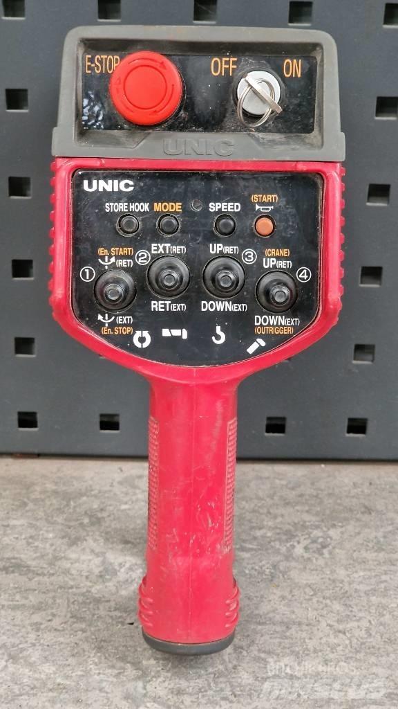 Unic URW 245 미니 크레인