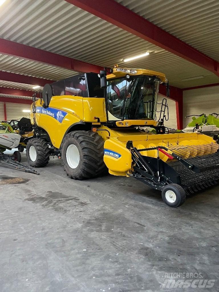 New Holland CX 8080 콤바인 수확기
