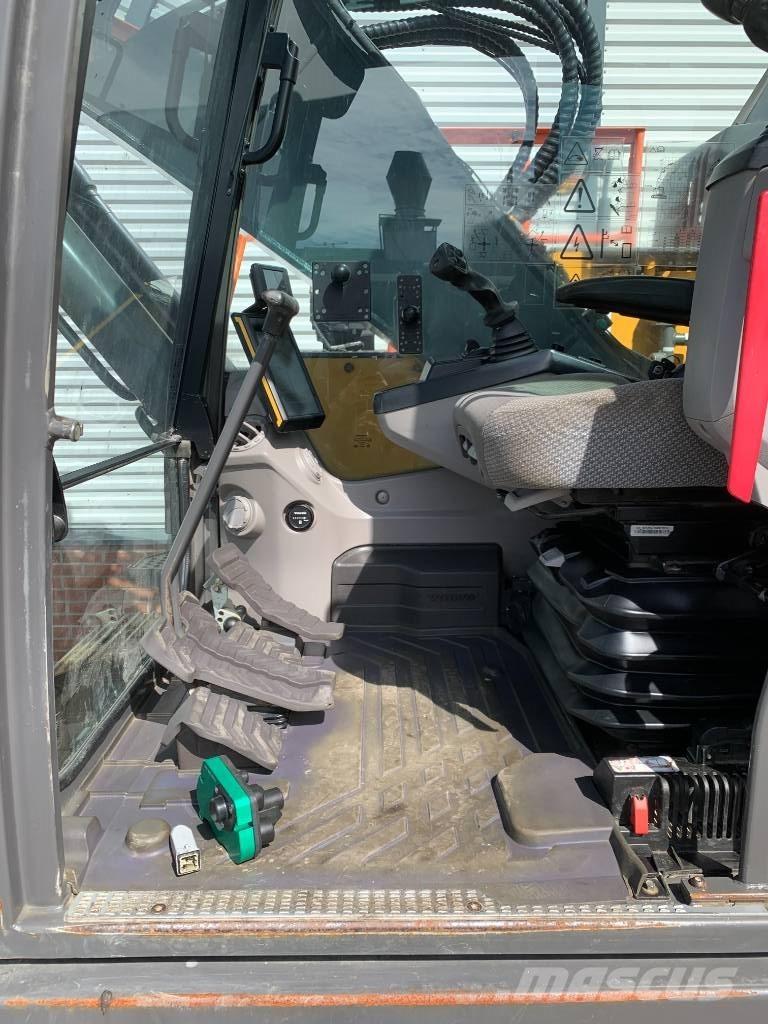 Volvo ECR235EL 대형 굴삭기 29톤 이상