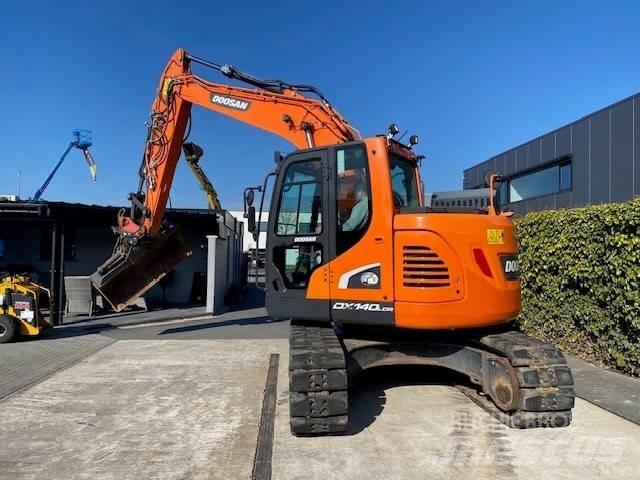 Doosan DX140 LCR-5 대형 굴삭기 29톤 이상