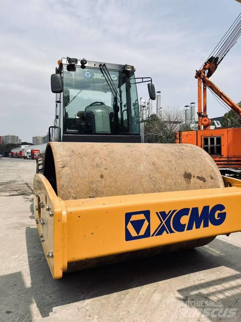 XCMG XS 223 J 싱글 드럼 롤러
