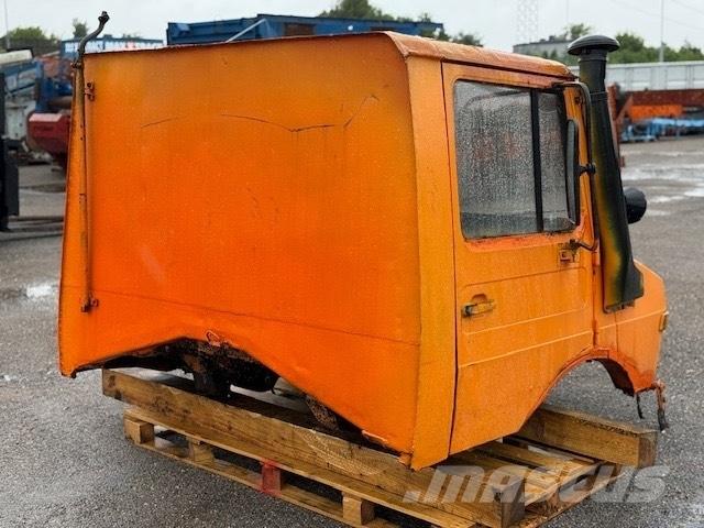 Unimog 424 USED CAB 캐빈 및 인테리어