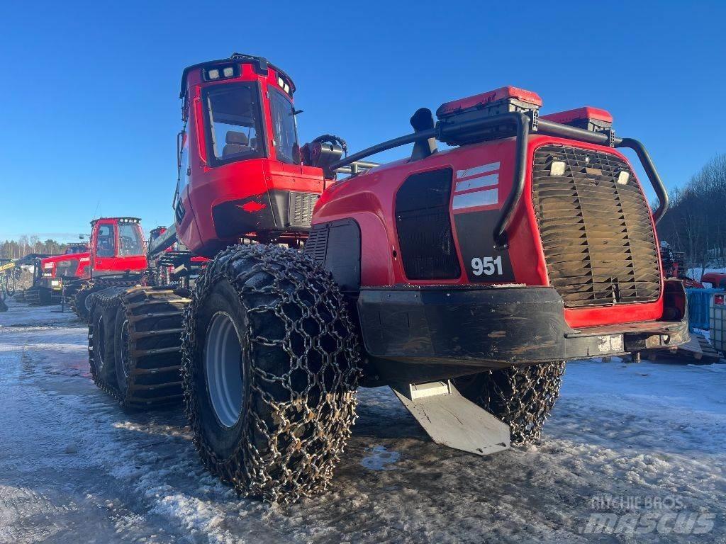 Komatsu 951 원목 하베스터