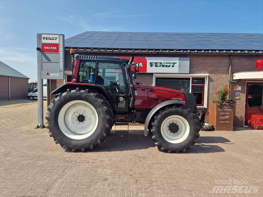 Valtra 8950 트랙터