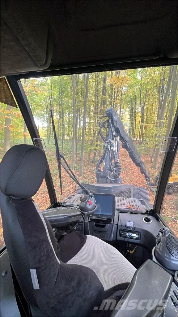 Ponsse Ergo 8W 원목 하베스터