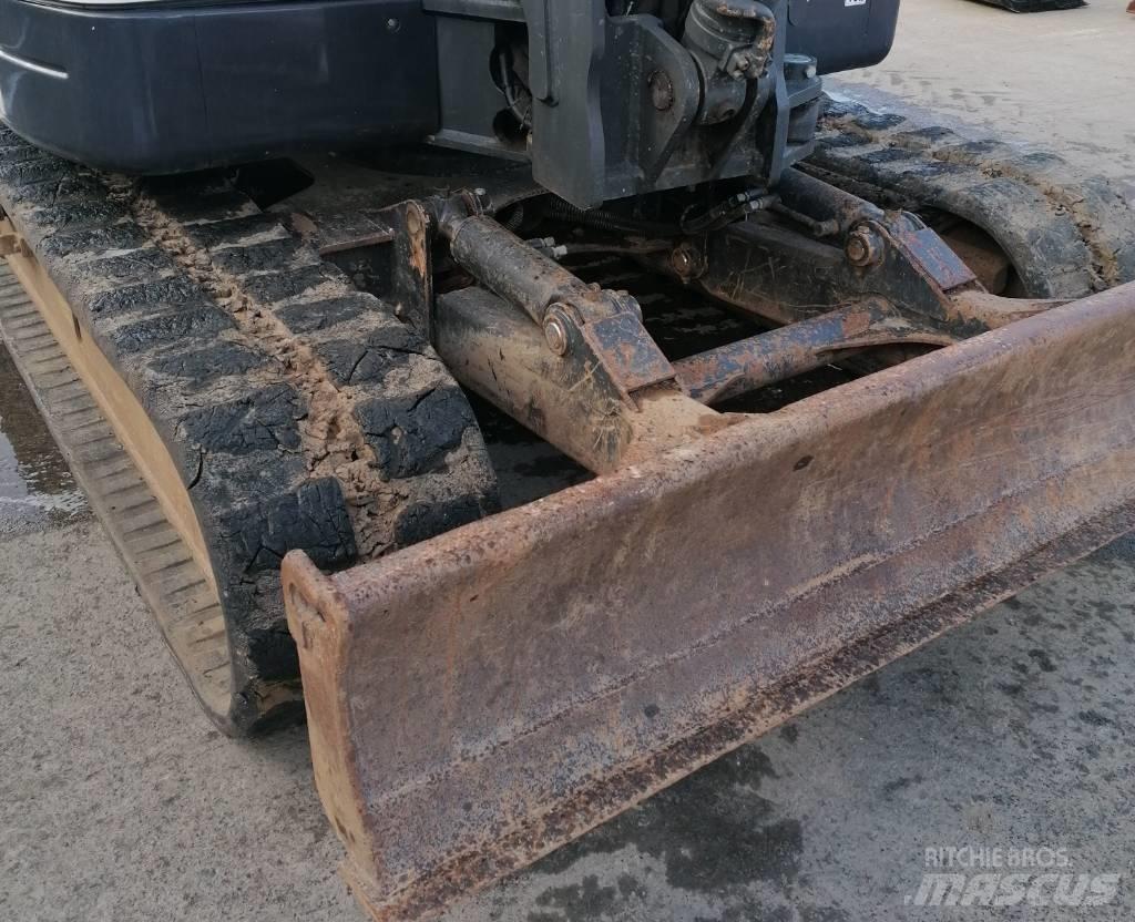Bobcat E 80 중형굴삭기 7톤-28톤