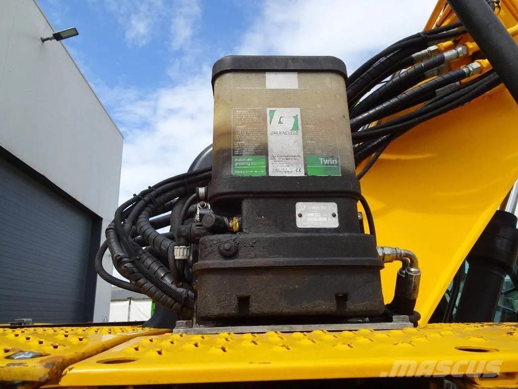 JCB JZ140 대형 굴삭기 29톤 이상