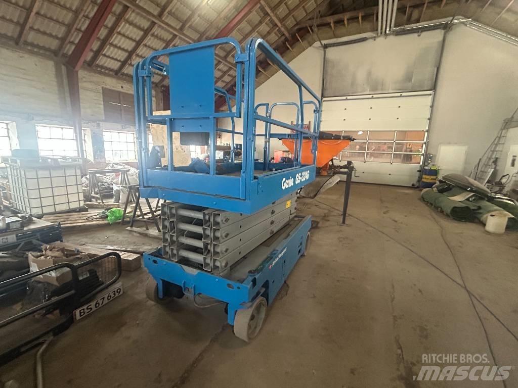 Genie GS3246 가위형 리프트