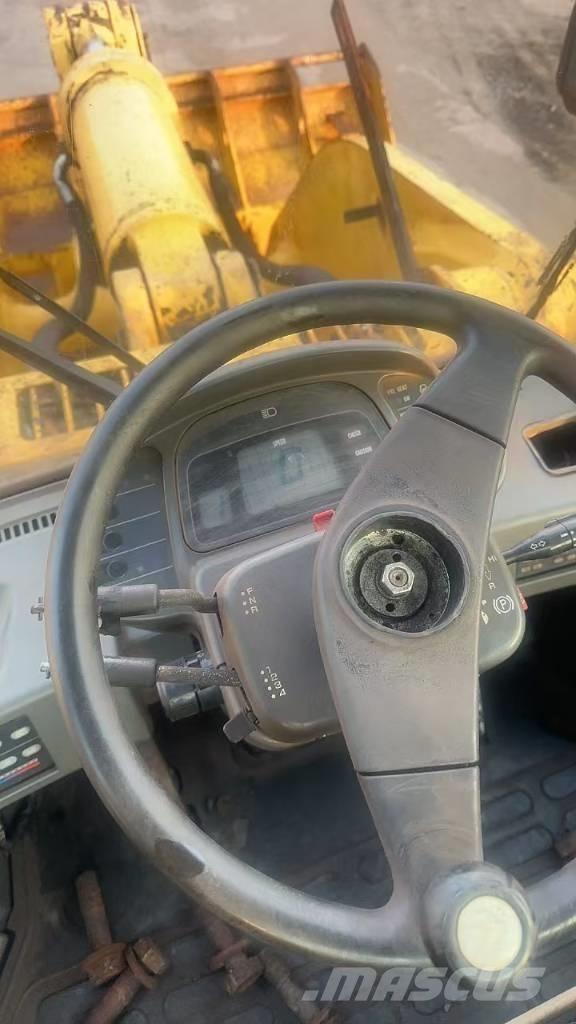 Komatsu WA 600-6  휠로우더