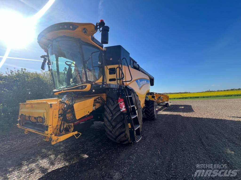 New Holland 8.85 콤바인 수확기