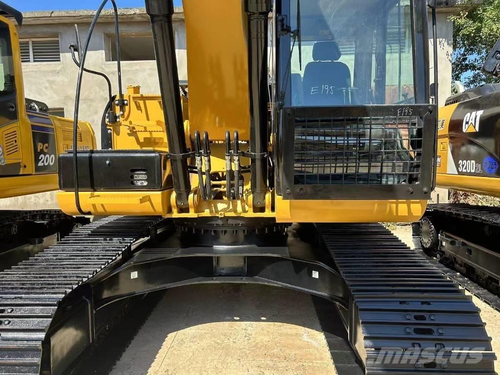 CAT 320 D L 대형 굴삭기 29톤 이상