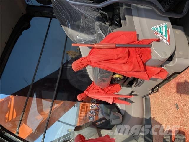 Hitachi ZX240 대형 굴삭기 29톤 이상