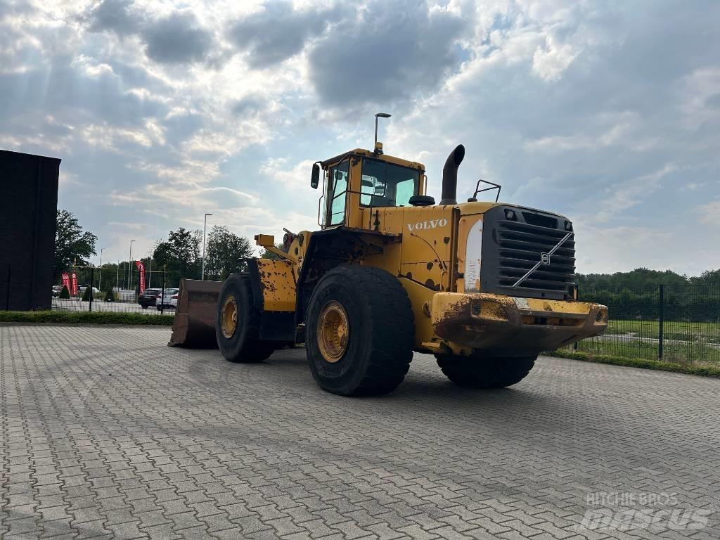 Volvo L 220 E  휠로우더