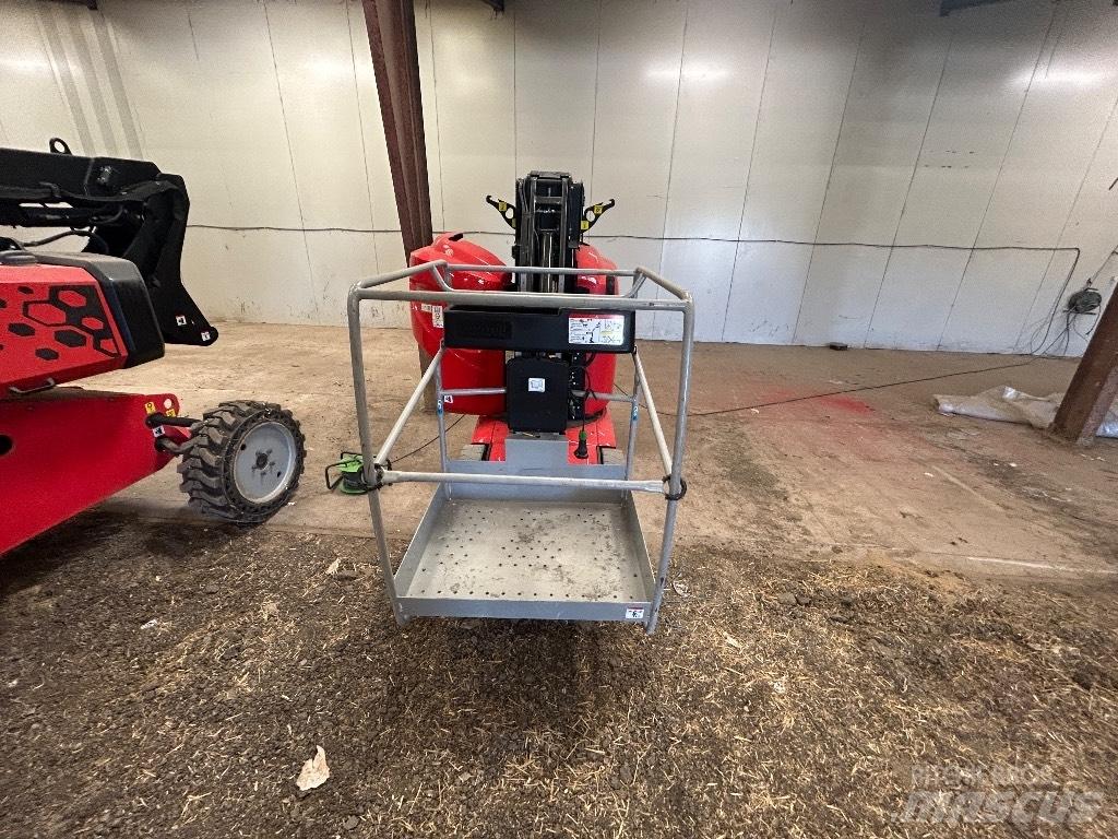 Manitou 100 VJR 인원/화물 앨리베이터