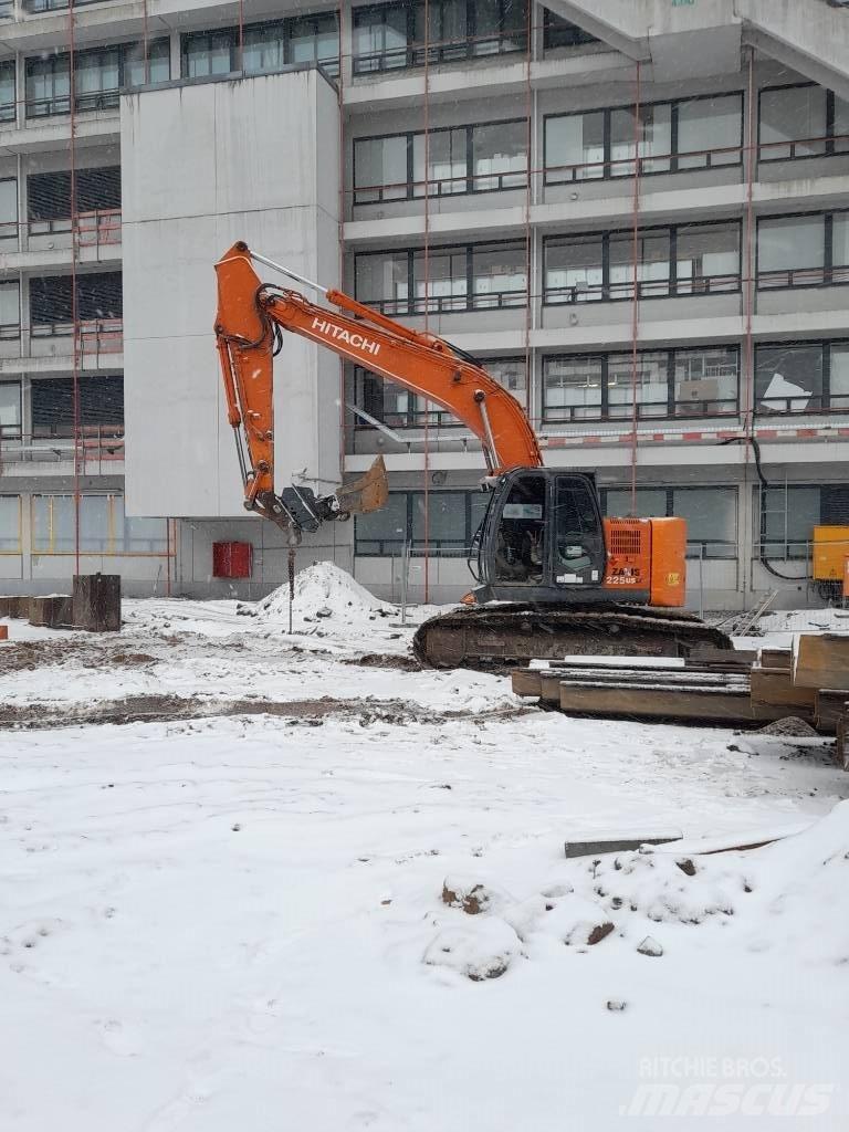  ICE Hitachi 328 B 말뚝설치기