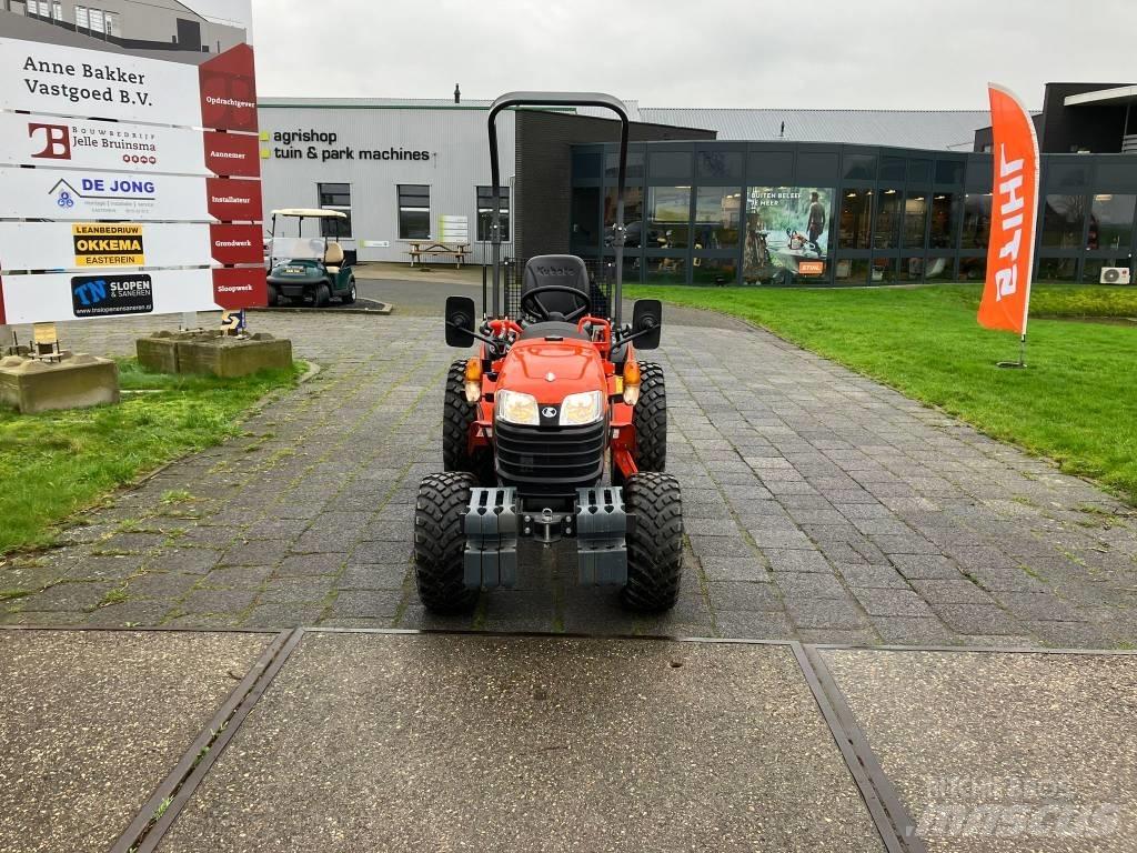 Kubota B1-240 트랙터