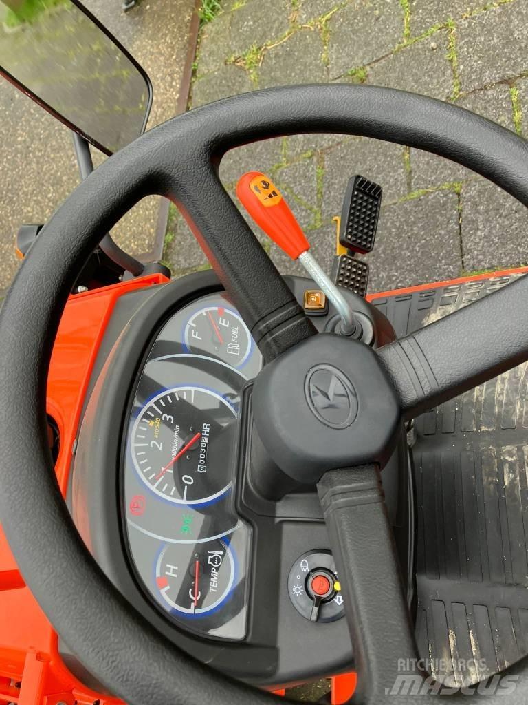 Kubota B1-240 트랙터