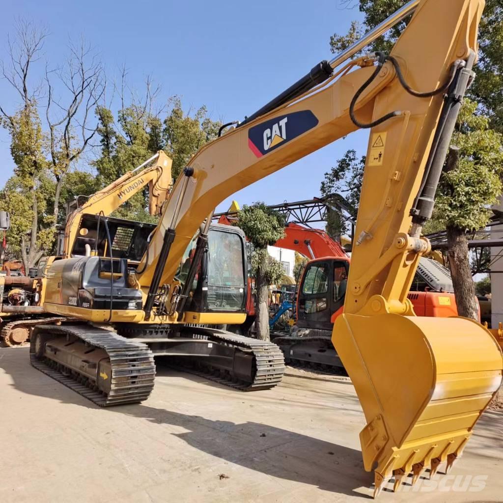 CAT 320 D L 대형 굴삭기 29톤 이상