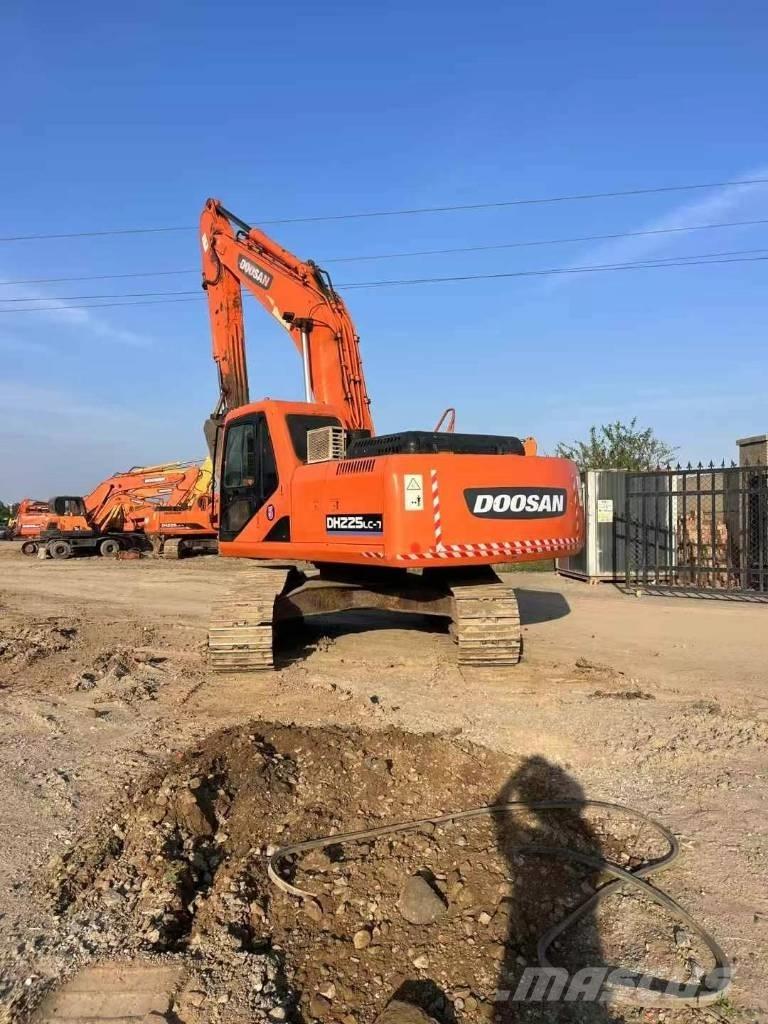 Doosan DH 225 LC-9 대형 굴삭기 29톤 이상