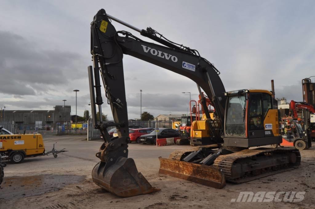 Volvo ECR 235 EL 대형 굴삭기 29톤 이상