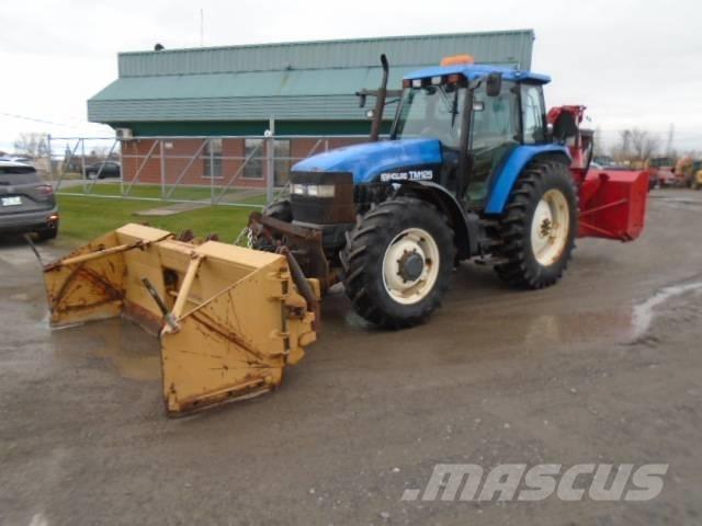 New Holland TM 125 트랙터